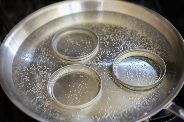 poached eggs with mason jar lids