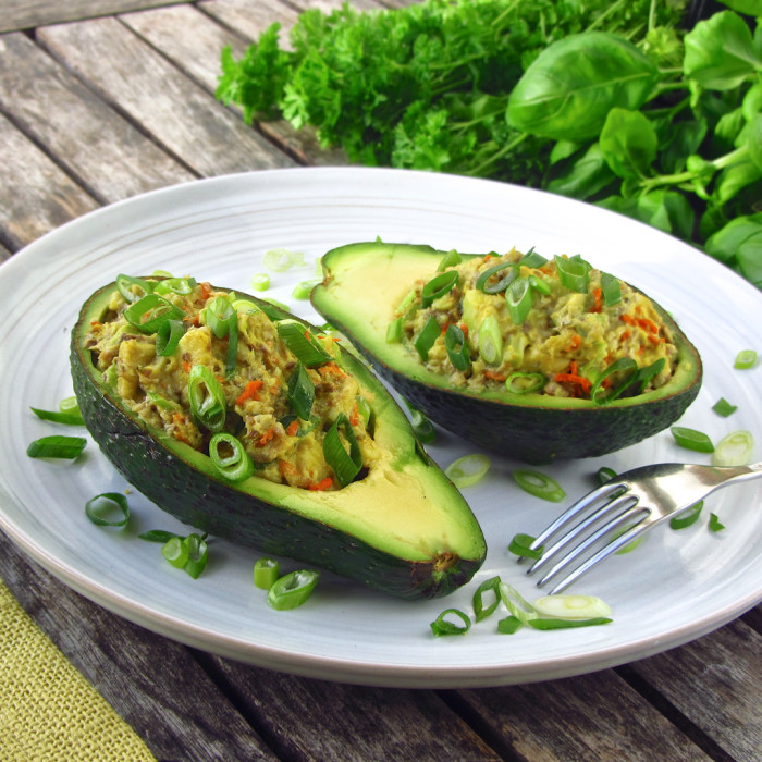 Paleo stuffed avocadoes