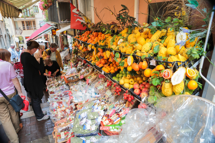 siciliy fruit stand taorimina