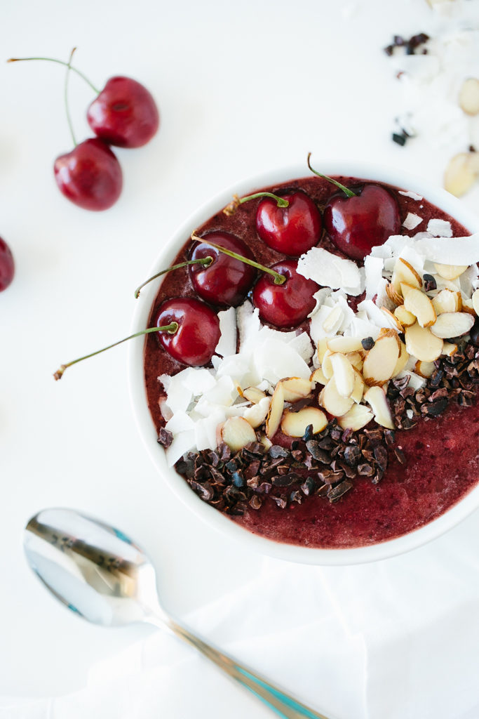 dark cherry smoothie bowl-1